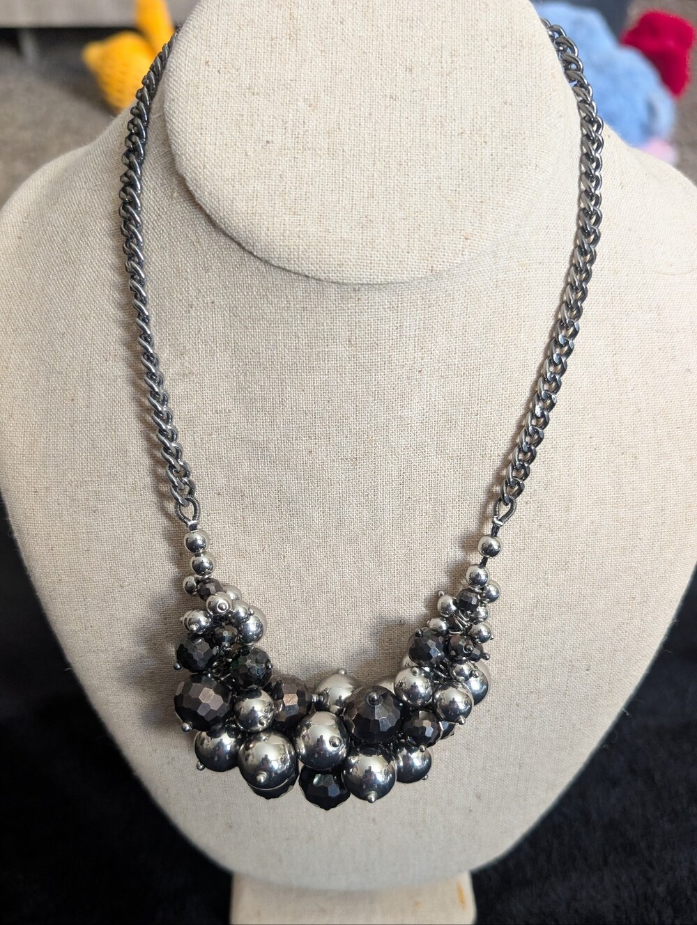 3/$20 Simply Vera Vera Wang Cluster Statement Necklace